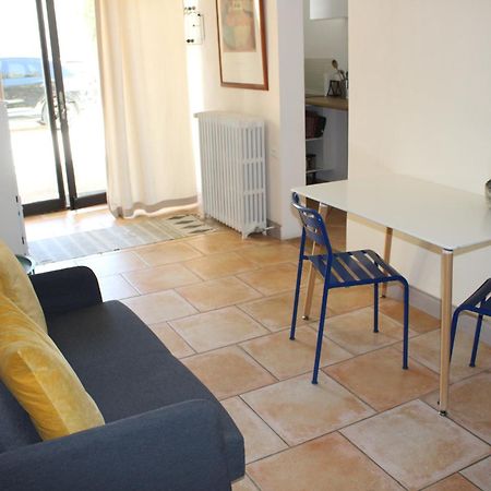 Agreable Appartement P2 Centre Ville Au Calme. Νιμ Εξωτερικό φωτογραφία