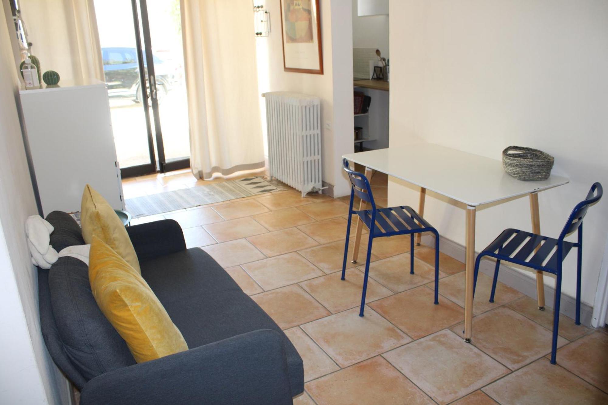 Agreable Appartement P2 Centre Ville Au Calme. Νιμ Εξωτερικό φωτογραφία